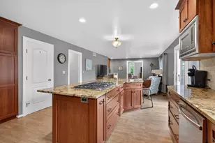 5217 S Broadmoor St, Jackson, MI 49201 - Photo 22