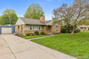 1501 Carlton Ave NE, Grand Rapids, MI 49505 - Photo 2