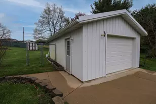 11082 Elizabeth Dr, Three Rivers, MI 49093 - Photo 4
