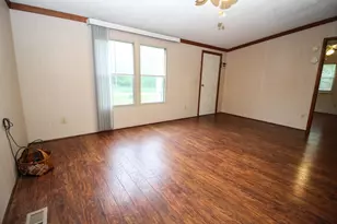 11082 Elizabeth Dr, Three Rivers, MI 49093 - Photo 8