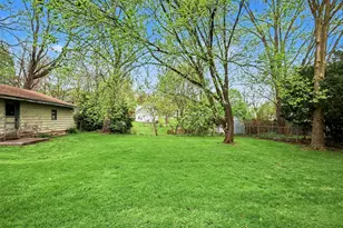 527 N Monroe St, Lowell, MI 49331 - Photo 24
