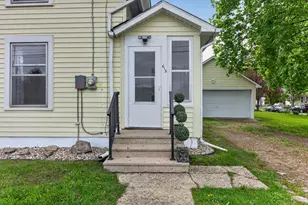 613 Hallett St, Jackson, MI 49202 - Photo 2