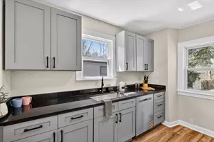1047 Eastern Ave NE, Grand Rapids, MI 49503 - Photo 14