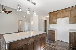 33845 Stevenson St, Clinton Twp, MI 48035 - Photo 6