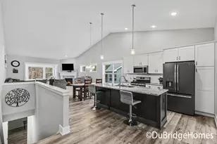 69 Blue Violet LN NE, Comstock Park, MI 49321 - Photo 6