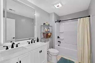 8125 W Long Lake Dr, Kalamazoo, MI 49048 - Photo 30