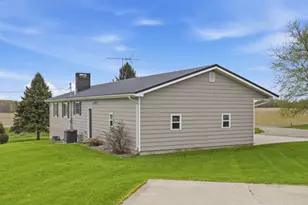8835 E McBrides Rd, Vestaburg, MI 48891 - Photo 42