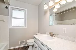 3920 Camelot Dr SE, Grand Rapids, MI 49546 - Photo 18