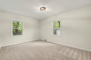 1064 Eastern Ave NE, Grand Rapids, MI 49503 - Photo 18