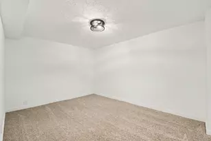 1064 Eastern Ave NE, Grand Rapids, MI 49503 - Photo 20
