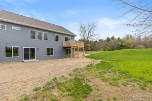 754 Noble Dr, Belding, MI 48809 - Photo 42