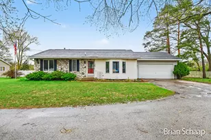3170 Morley Ave NE, Grand Rapids, MI 49505 - Photo 2