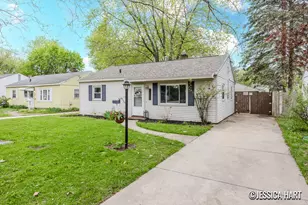 1335 Eastern Pl NE, Grand Rapids, MI 49505 - Photo 2