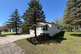 1681 Sycamore Dr, Muskegon, MI 49445 - Photo 2