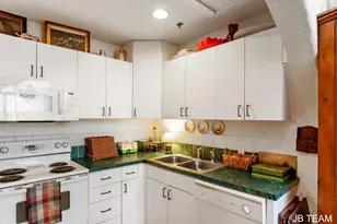17 W 10th St, Holland, MI 49423 - Photo 34