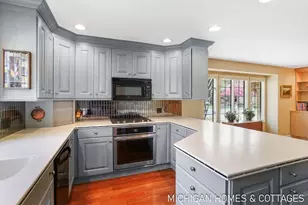 309 Glen Garry Ct, Holland, MI 49423 - Photo 8