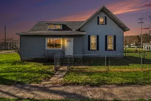 693 Mee St, Manistee, MI 49660 - Photo 32