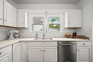 2010 Forres Ave, Saint Joseph, MI 49085 - Photo 14