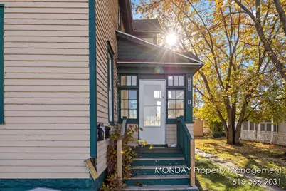 263 W Muskegon Avenue, Muskegon, MI 49440 - Photo 2