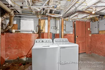 263 W Muskegon Avenue, Muskegon, MI 49440 - Photo 18