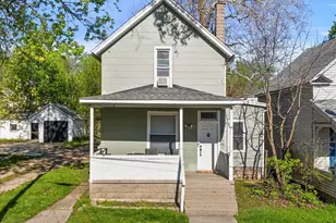 1302 Ford Ave NE, Grand Rapids, MI 49505 - Photo 2