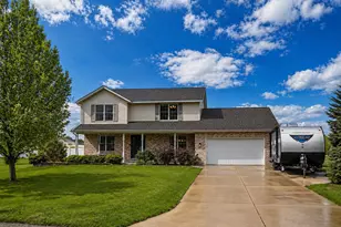 1448 Solak Ct, Saint Joseph, MI 49085 - Photo 2