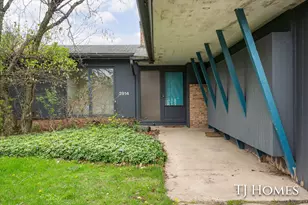 2914 Cascade Rd SE, Grand Rapids, MI 49506 - Photo 4