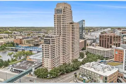 118 Campau Circle NW #1704, Grand Rapids, MI 49503 - Photo 2
