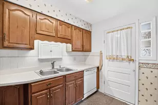 130 W Hughes St, Marshall, MI 49068 - Photo 14