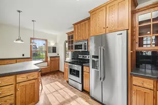 623 E Central Ave, Zeeland, MI 49464 - Photo 8