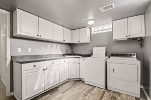 623 E Central Ave, Zeeland, MI 49464 - Photo 22