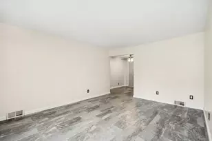 32517 Avondale St, Westland, MI 48186 - Photo 4