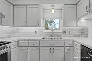 961 Maplerow Ave NW, Grand Rapids, MI 49534 - Photo 6