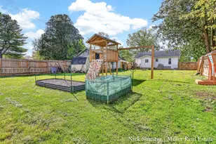915 E Madison St, Hastings, MI 49058 - Photo 32