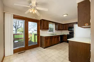 5306 Osburn Dr, Tecumseh, MI 49286 - Photo 6