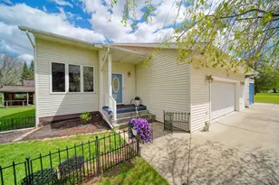 7155 Bayview Rd, Jackson, MI 49201 - Photo 2