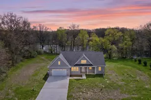 6313 Sweet Clover Hills Dr, Jonesville, MI 49250 - Photo 2