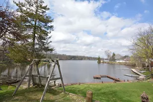 601 N Kalamazoo St, Paw Paw, MI 49079 - Photo 2