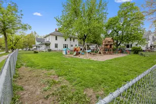 142 S West St, Hillsdale, MI 49242 - Photo 42