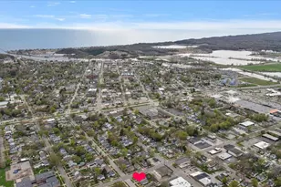 1103 Franklin Ave, Grand Haven, MI 49417 - Photo 2