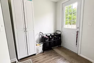 81 N Norwood St, Hillsdale, MI 49242 - Photo 10