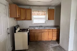 905 S Martin Luther King Junior Dr, Jackson, MI 49203 - Photo 8