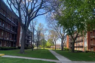 2915 W 13 Mile Rd, Royal Oak, MI 48073 - Photo 2