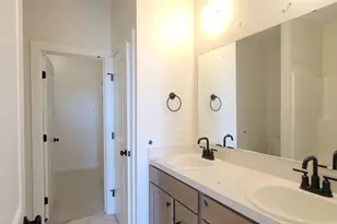 6631 Bellflower Dr, Zeeland, MI 49464 - Photo 10