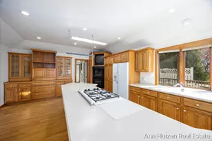 786 N Shore Dr, Holland, MI 49424 - Photo 8