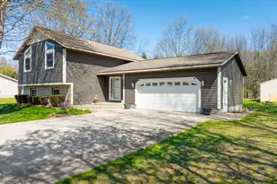 3382 Sunset Dr, Muskegon, MI 49444 - Photo 2