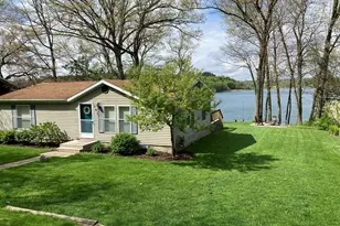 308 Lake Shore Dr, Cassopolis, MI 49031 - Photo 4