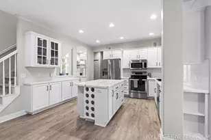 2918 Foxboro Ln, Holland, MI 49424 - Photo 2