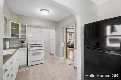 949 College Avenue NE, Grand Rapids, MI 49503 - Photo 14