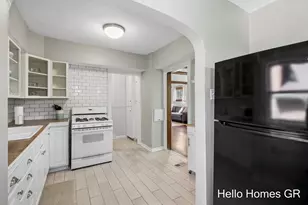 949 College Ave NE, Grand Rapids, MI 49503 - Photo 14